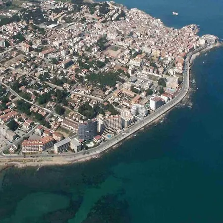 Apartamento In Spain With Beachfront View L' Escala